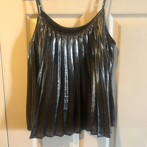 Banana Republic Metallic Swing Pleated Tank Camisole Top Size M - Picture 2 of 3